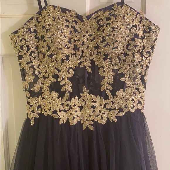 Prom Dress - Picture 4 of 7